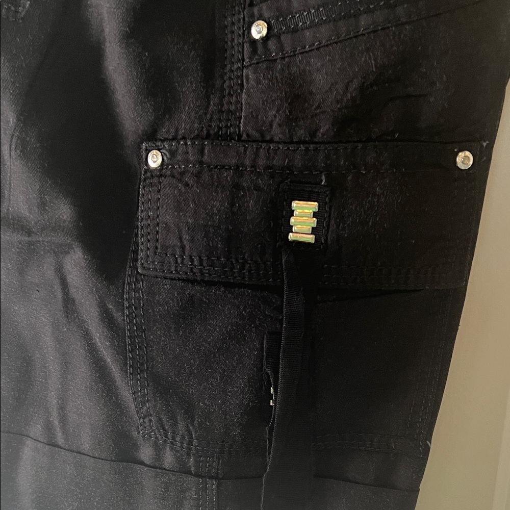 White House Black Market Women's Black Cargo Shorts - Picture 5 of 13